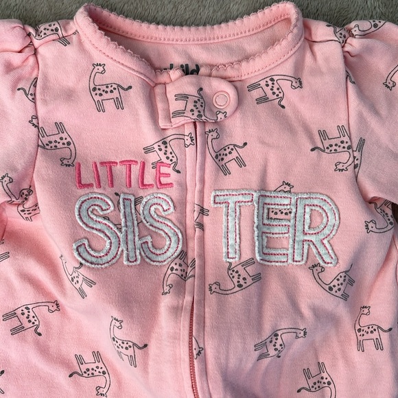 🩷2 for 10$🩷Child of Mine by Carters Baby Girl 2-Way Zip Sleeper, Size 3-6 months - Picture 2 of 9